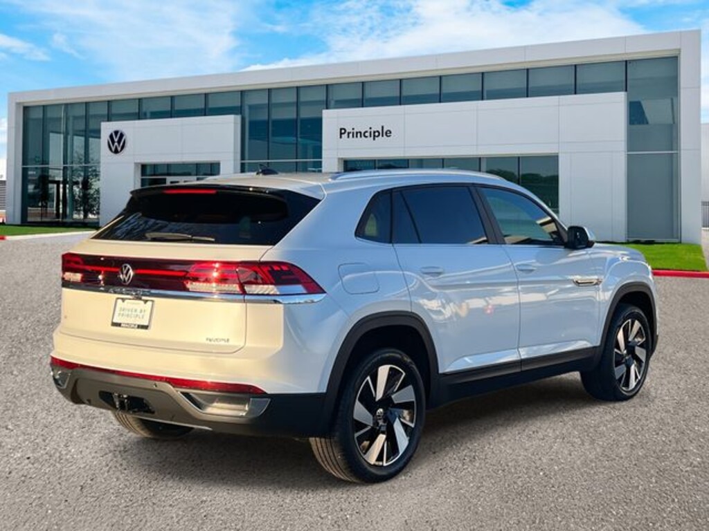 New 2026 Volkswagen Atlas Cross Sport 2.0T SE w/Technology SUV