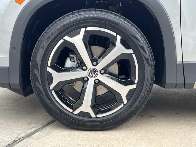 2026 Volkswagen Tiguan SE - Photo 6