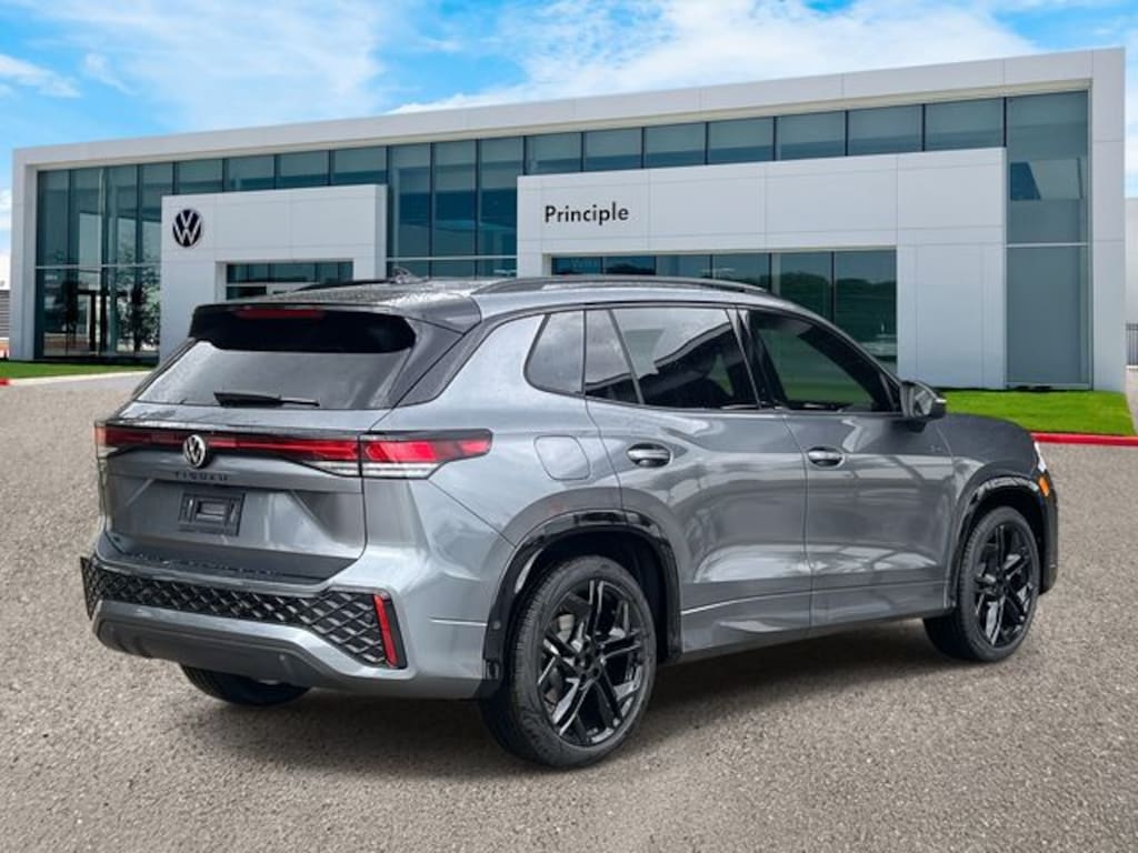 New 2026 Volkswagen Tiguan 2.0T SE SUV