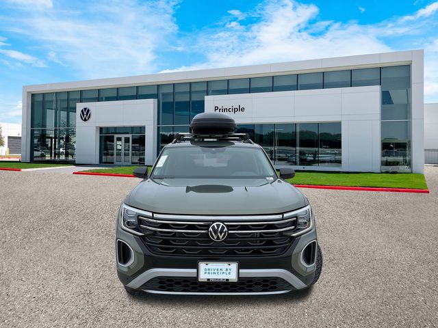 2025 Volkswagen Atlas Peak Edition photo 2