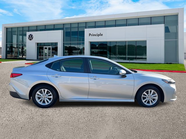 2025 Toyota Camry LE photo 3