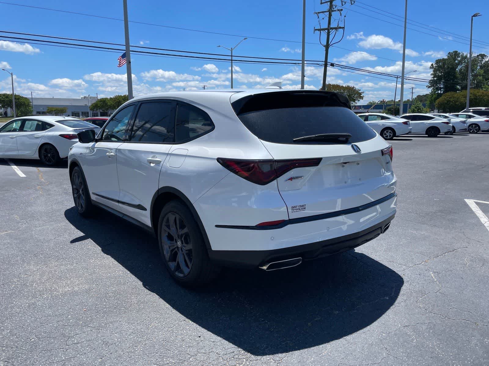 Thumbnail: 2023 Acura MDX - 3