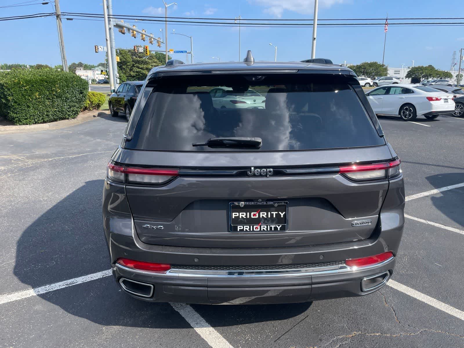 Thumbnail: 2022 Jeep Grand Cherokee - 4