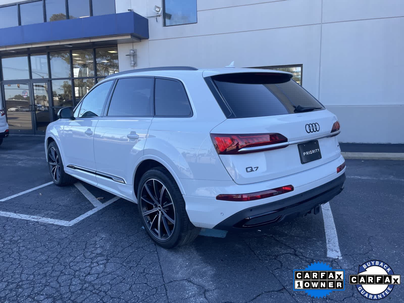 Thumbnail: 2021 Audi Q7 - 3