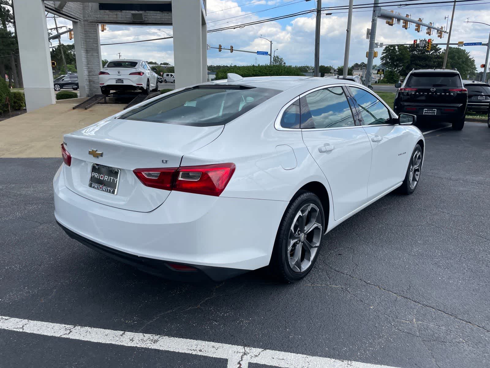 Thumbnail: 2023 Chevrolet Malibu - 5