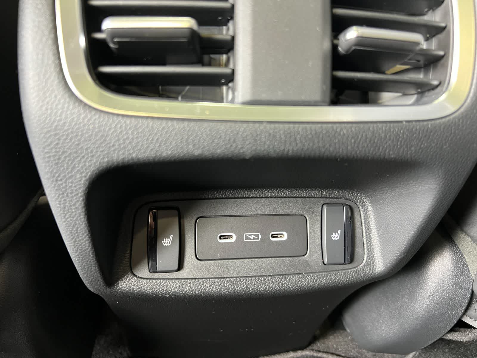 Thumbnail: 2025 Acura RDX - 33