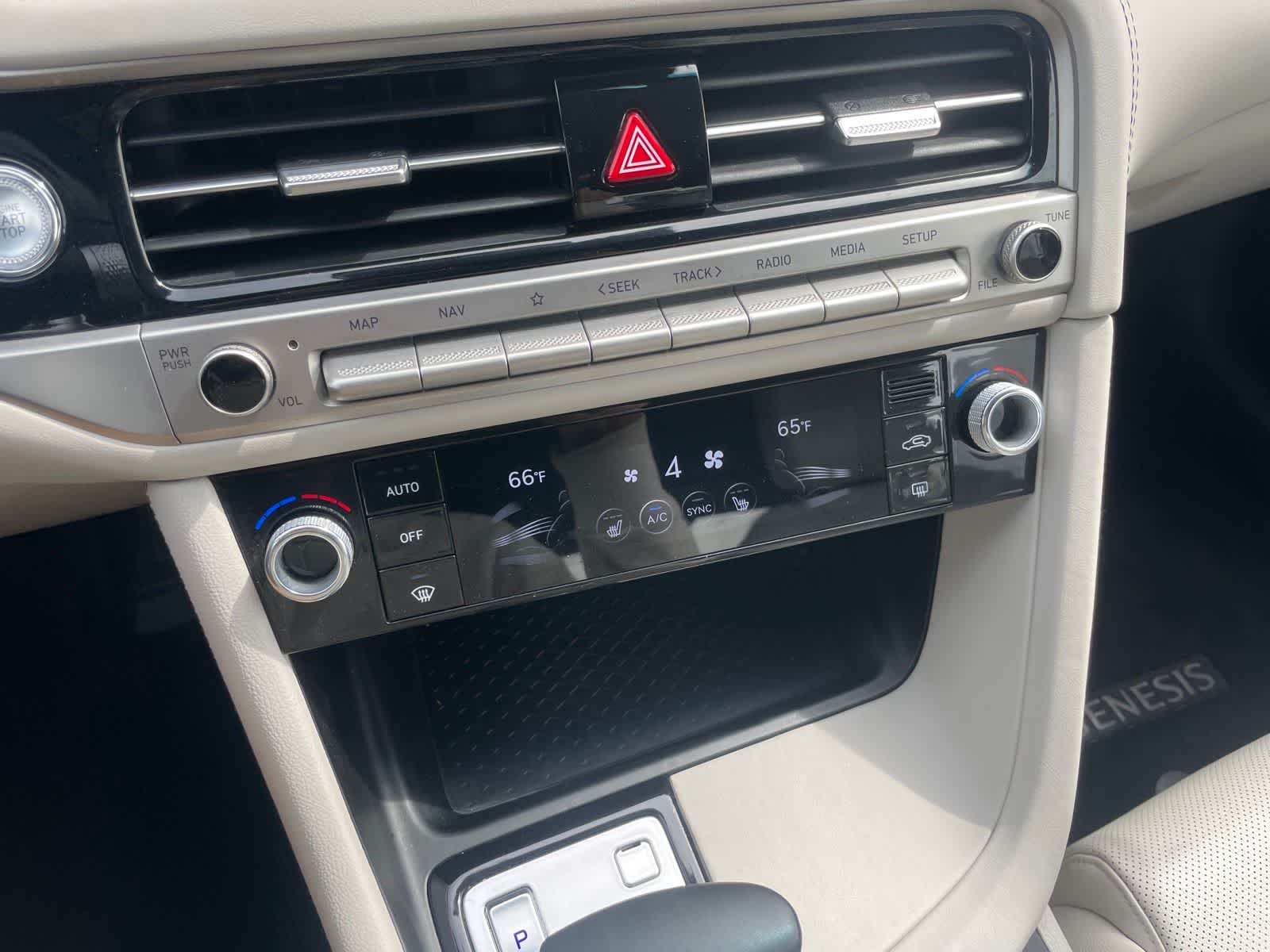 Thumbnail: 2025 Genesis G70 - 19