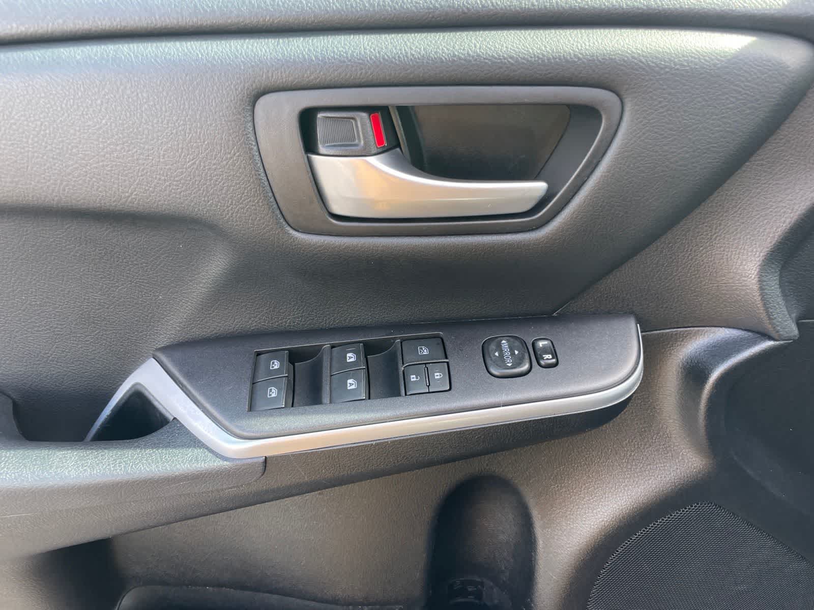 Thumbnail: 2015 Toyota Camry - 12