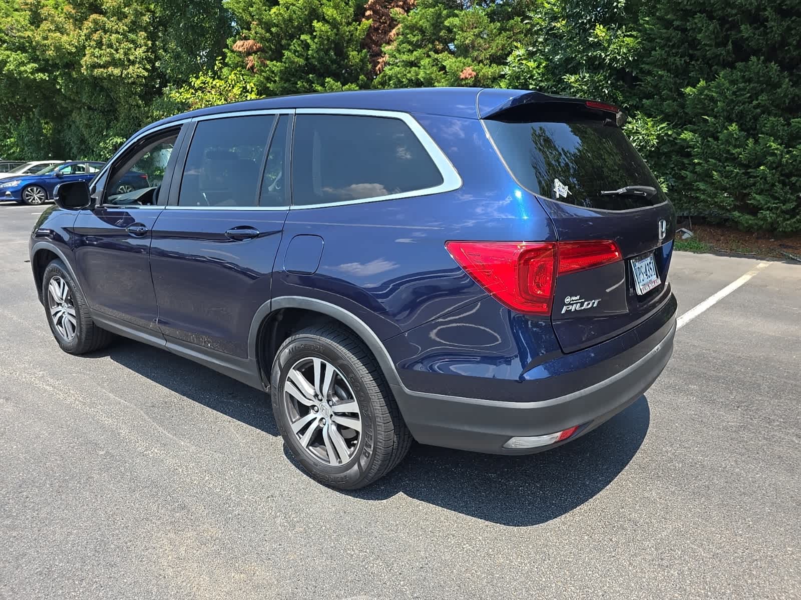 Thumbnail: 2017 Honda Pilot - 7