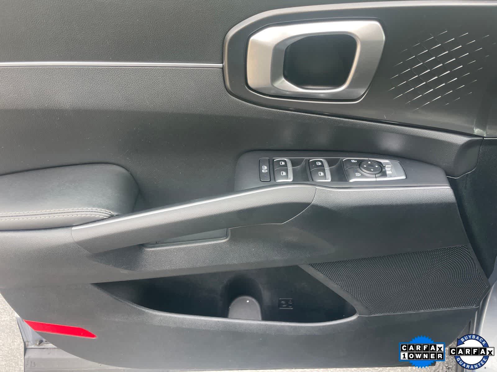 Thumbnail: 2023 Kia Sorento - 11