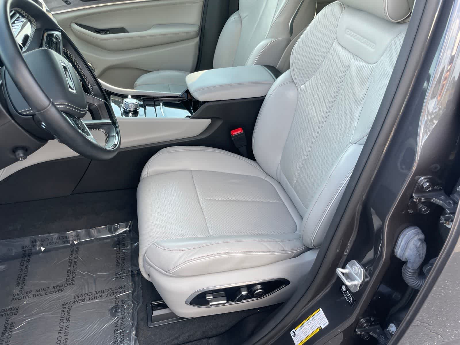 Thumbnail: 2022 Jeep Grand Cherokee - 9