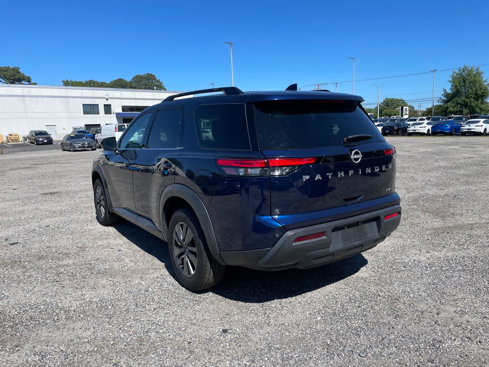 Thumbnail: 2024 Nissan Pathfinder - 3