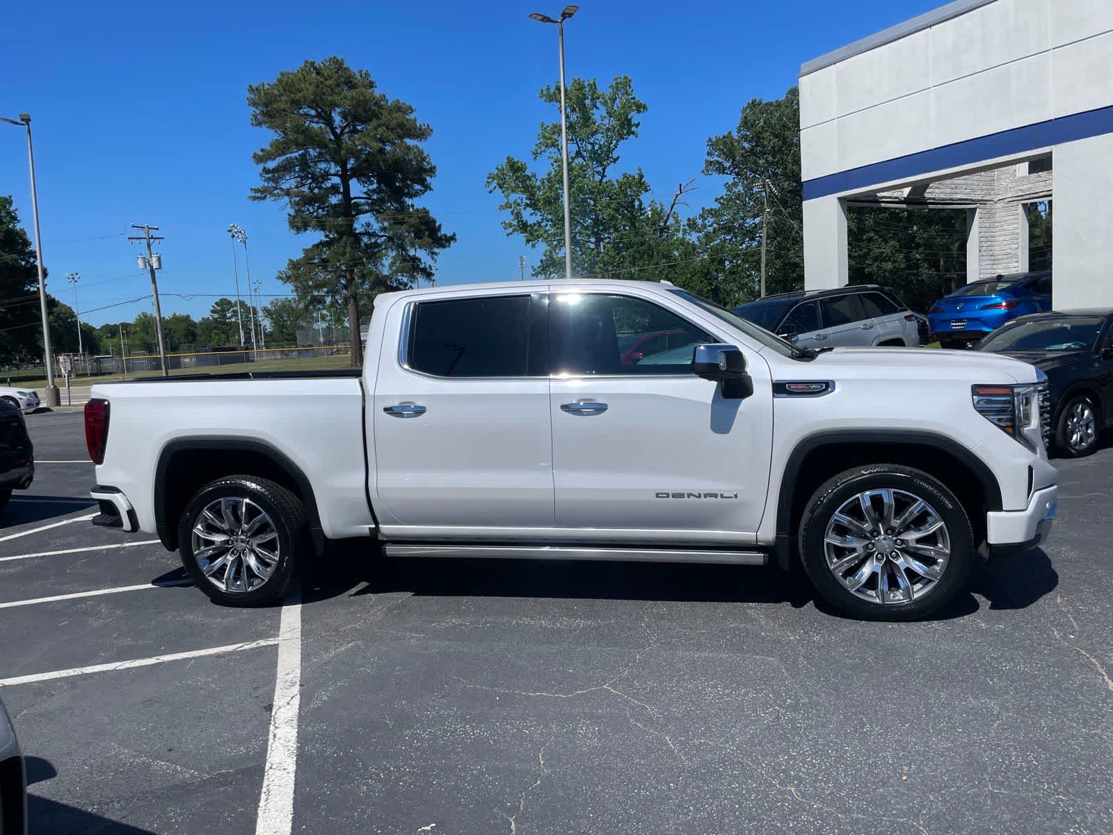 Thumbnail: 2023 GMC Sierra 1500 - 5