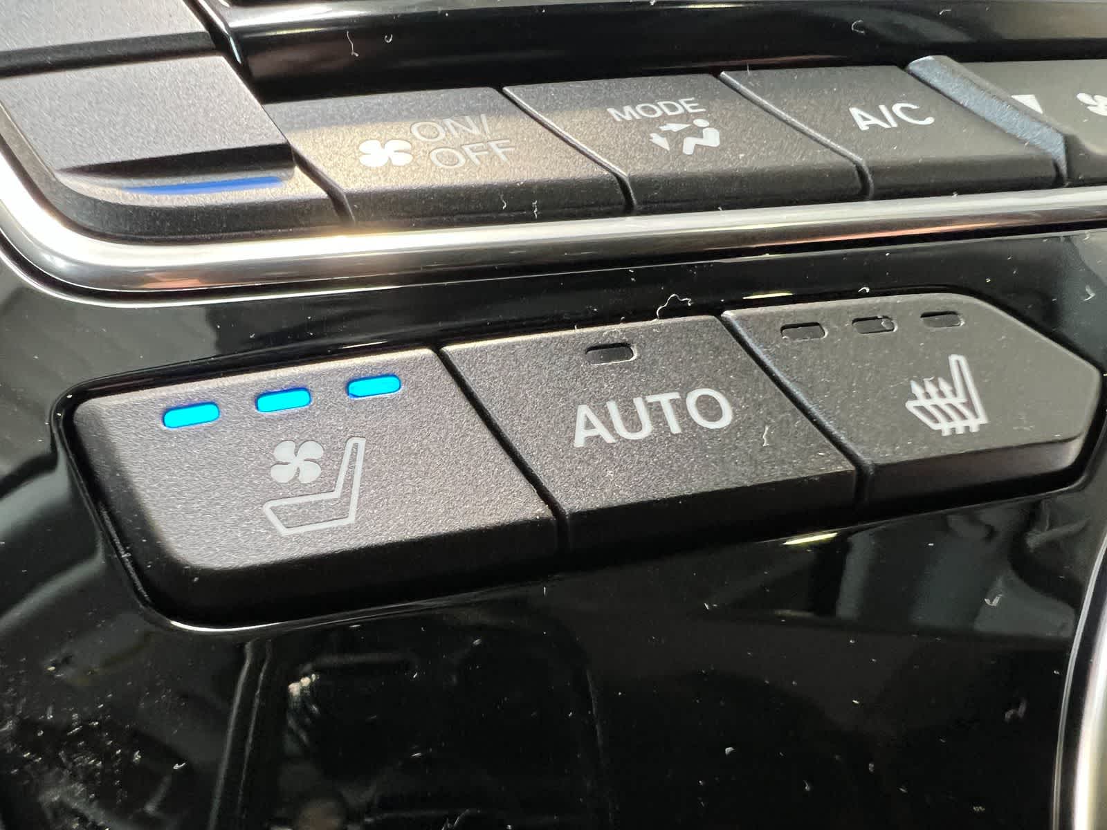 Thumbnail: 2026 Acura RDX - 26