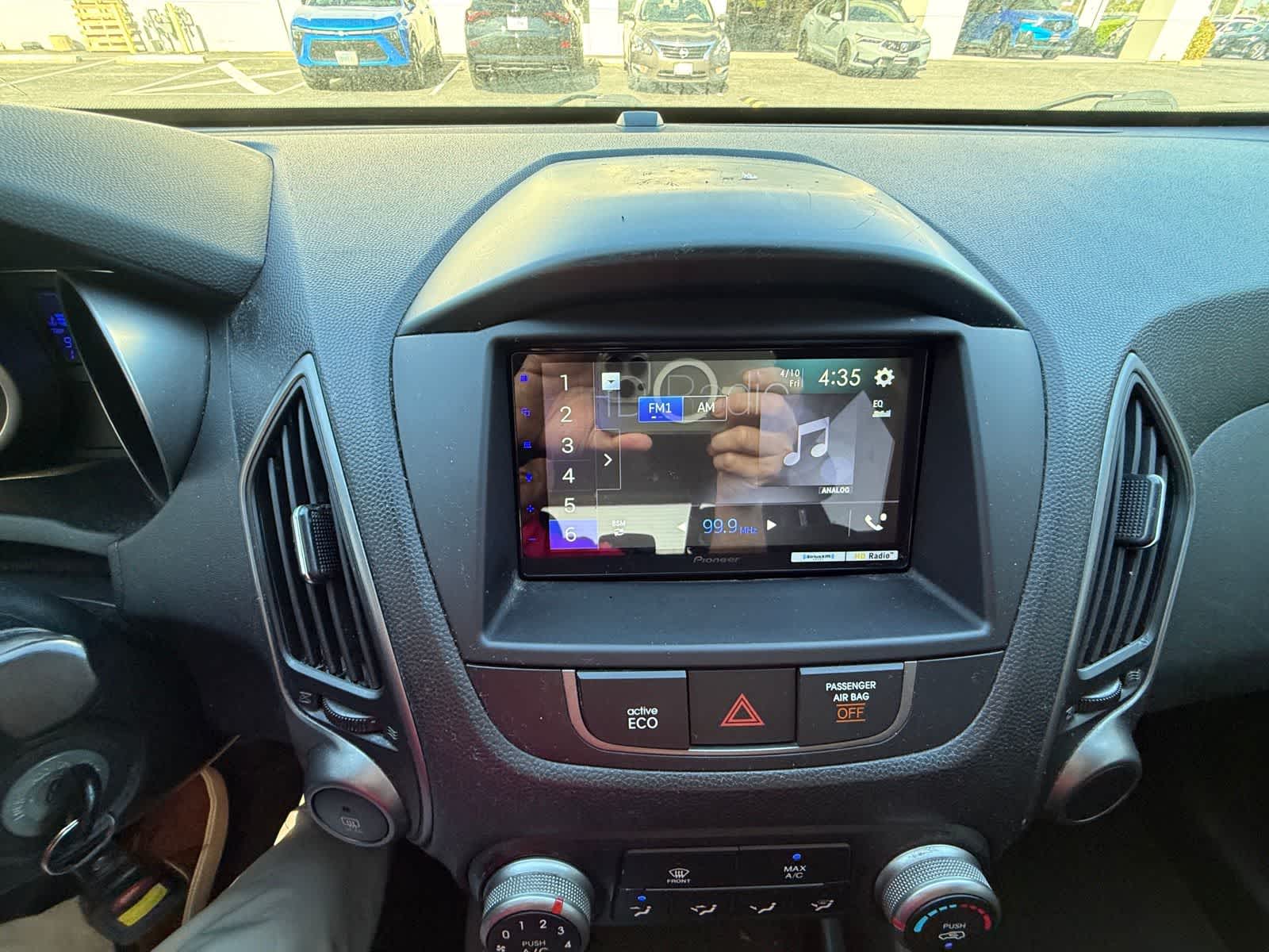 Thumbnail: 2015 Hyundai Tucson - 11