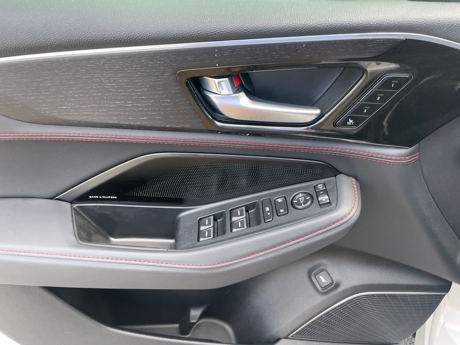 Thumbnail: 2025 Acura MDX - 10