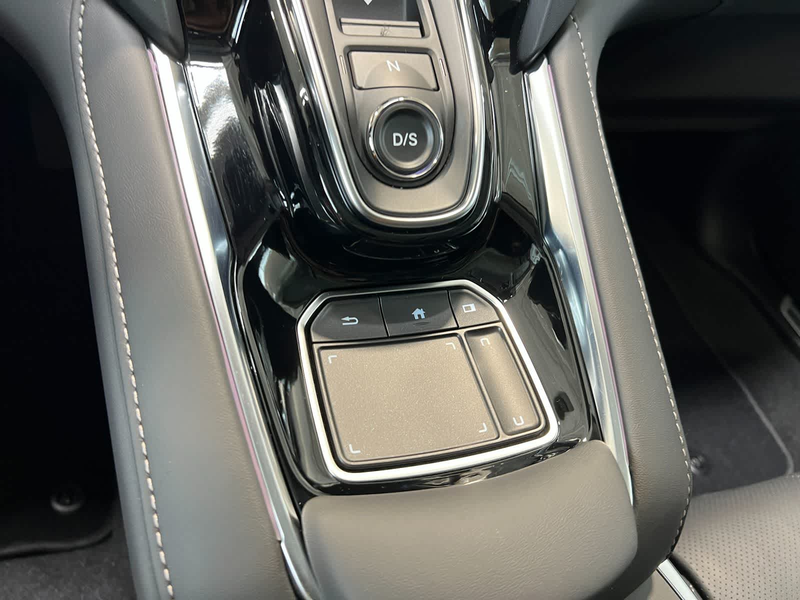 Thumbnail: 2025 Acura RDX - 30