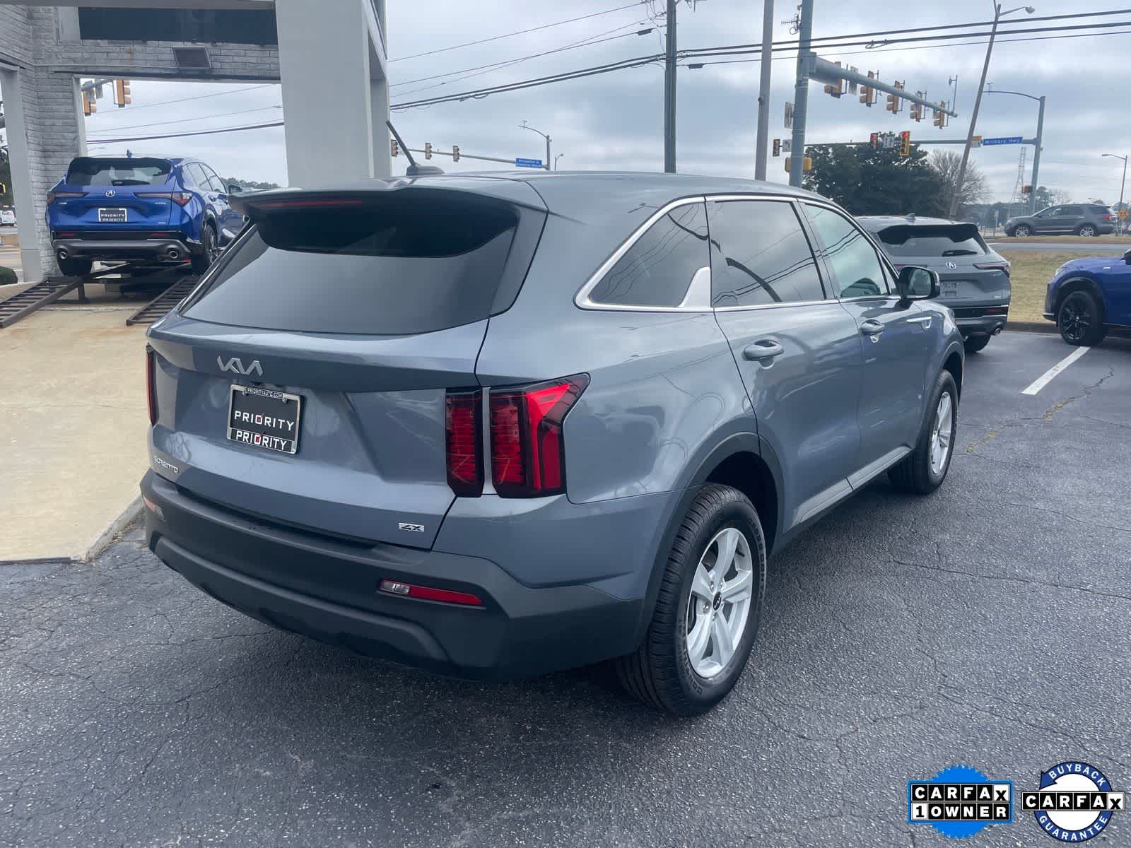 Thumbnail: 2023 Kia Sorento - 5