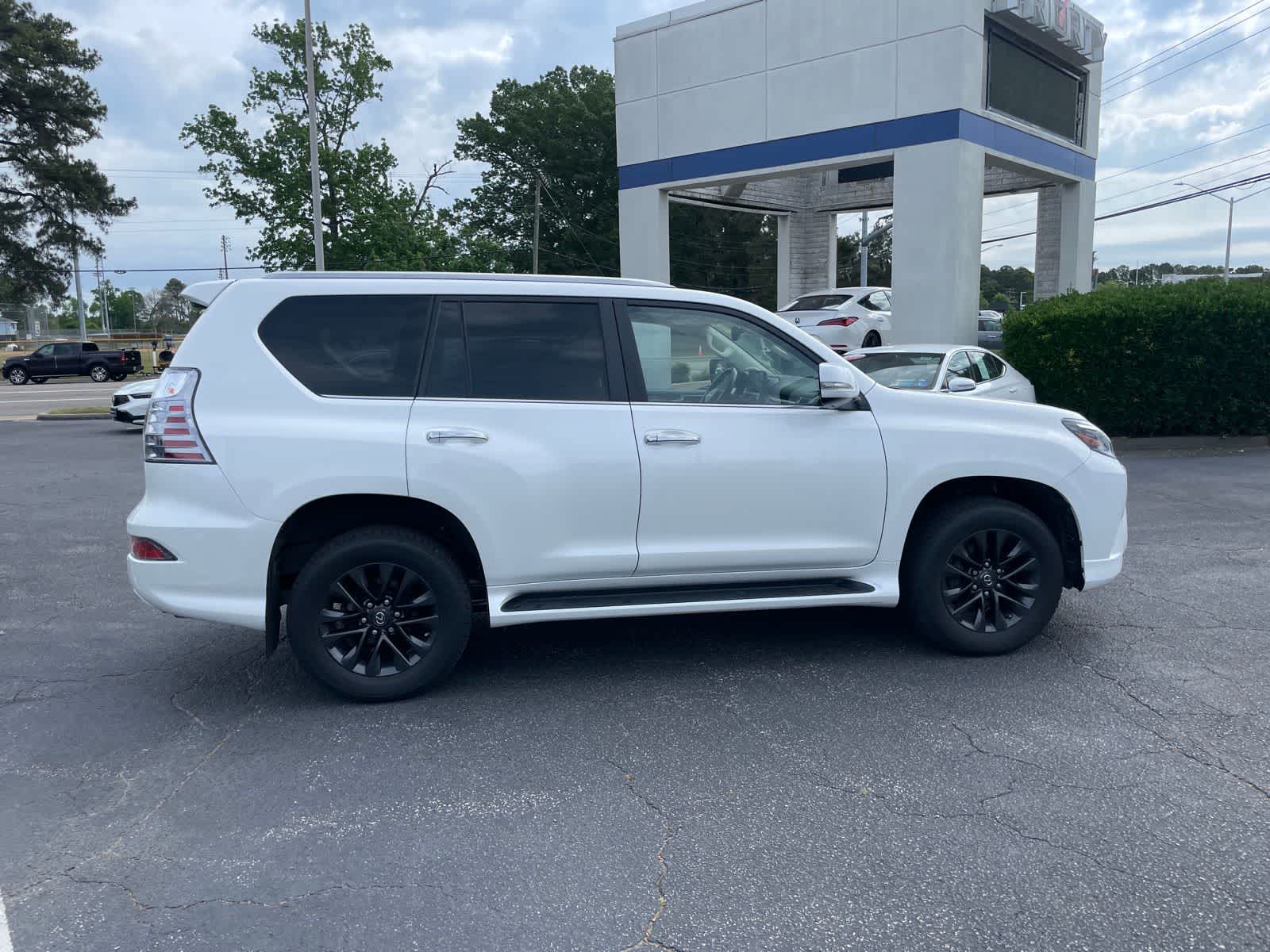 Thumbnail: 2022 Lexus GX - 6