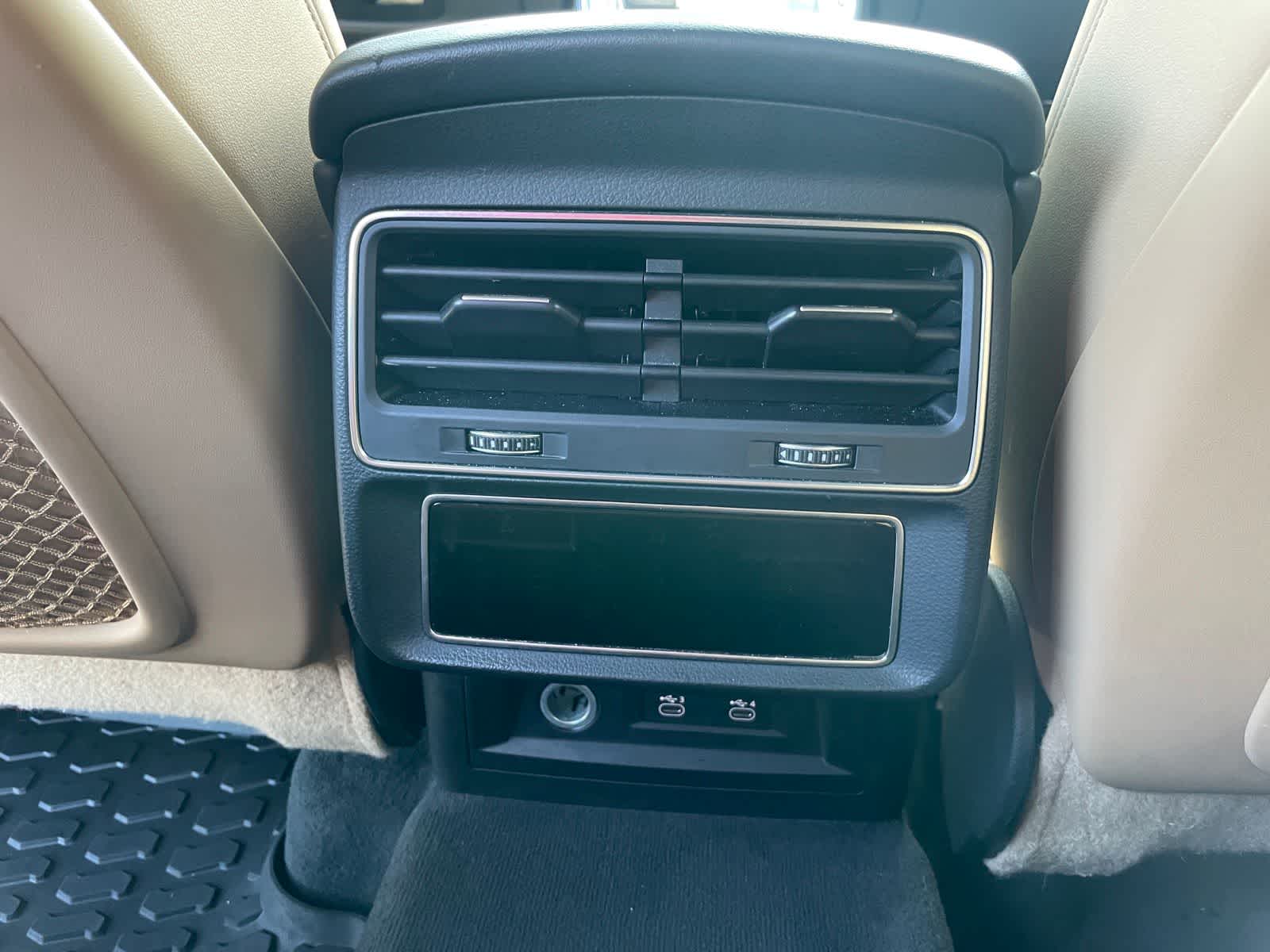 Thumbnail: 2021 Audi Q7 - 24