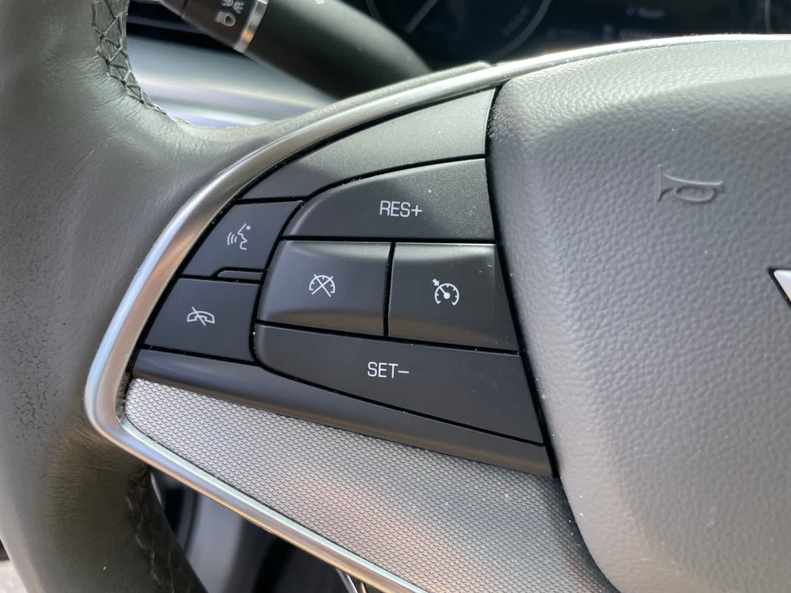 Thumbnail: 2022 Cadillac XT5 - 14