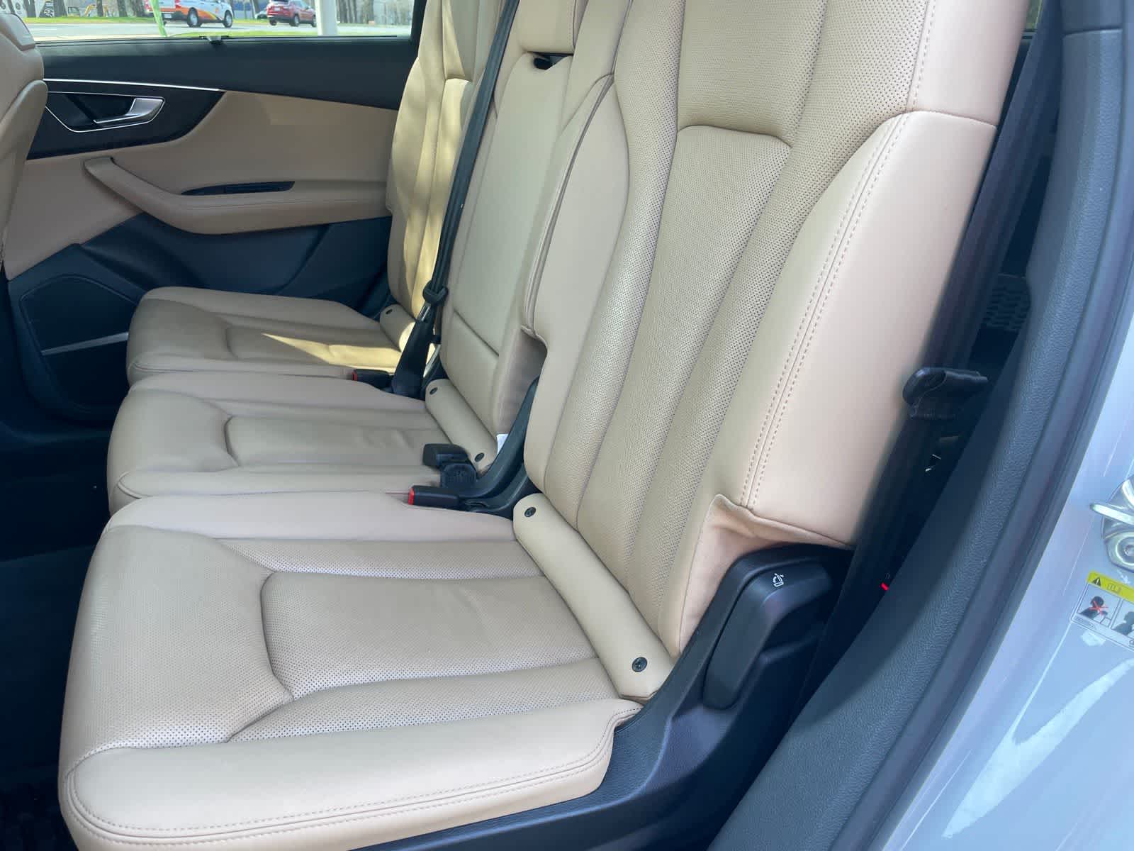 Thumbnail: 2021 Audi Q7 - 27