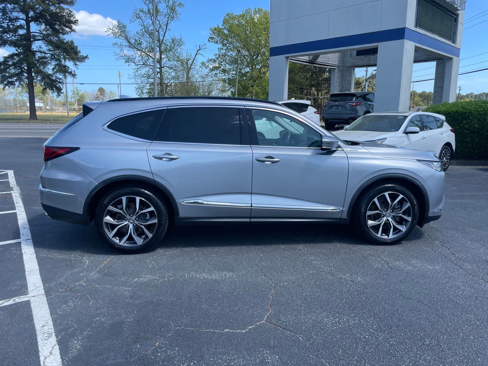 Thumbnail: 2022 Acura MDX - 6