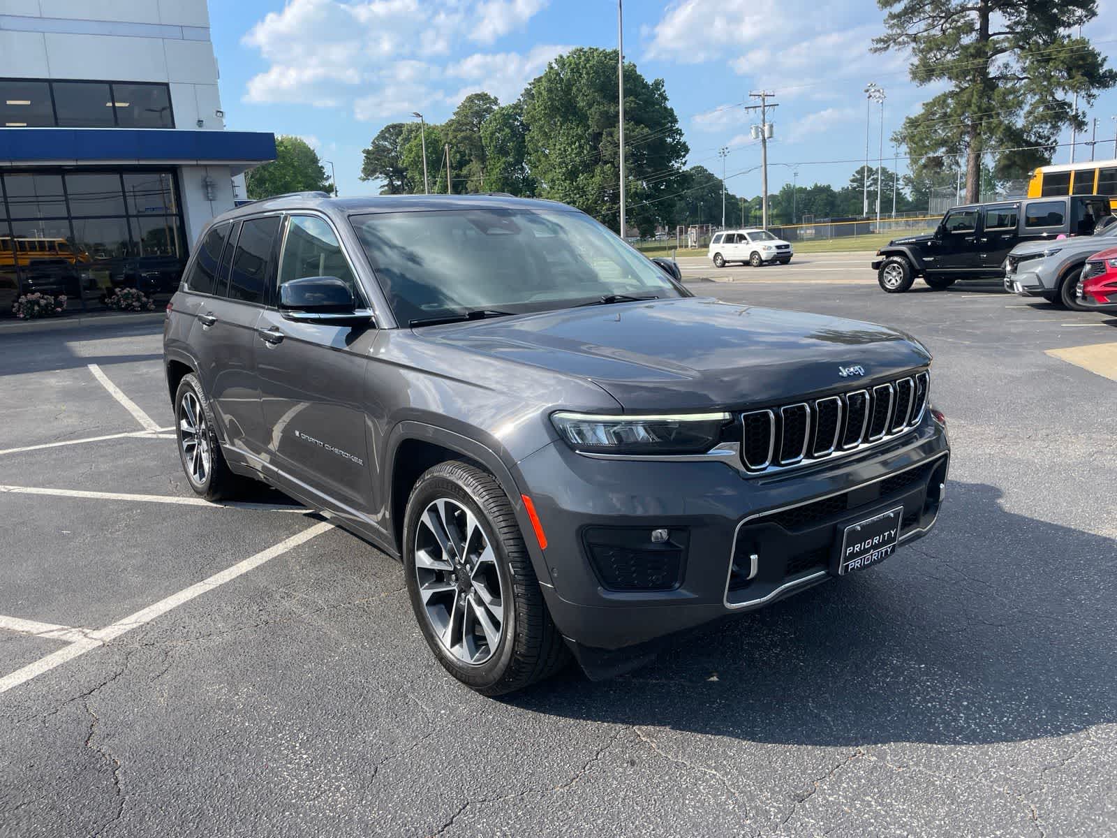 Thumbnail: 2022 Jeep Grand Cherokee - 7