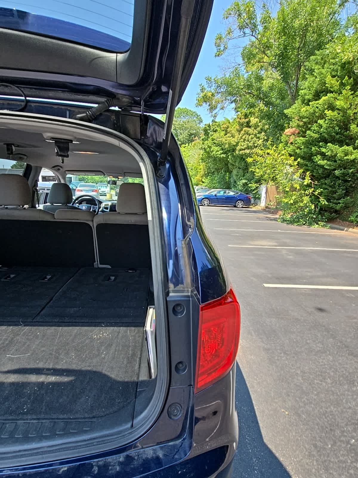 Thumbnail: 2017 Honda Pilot - 12
