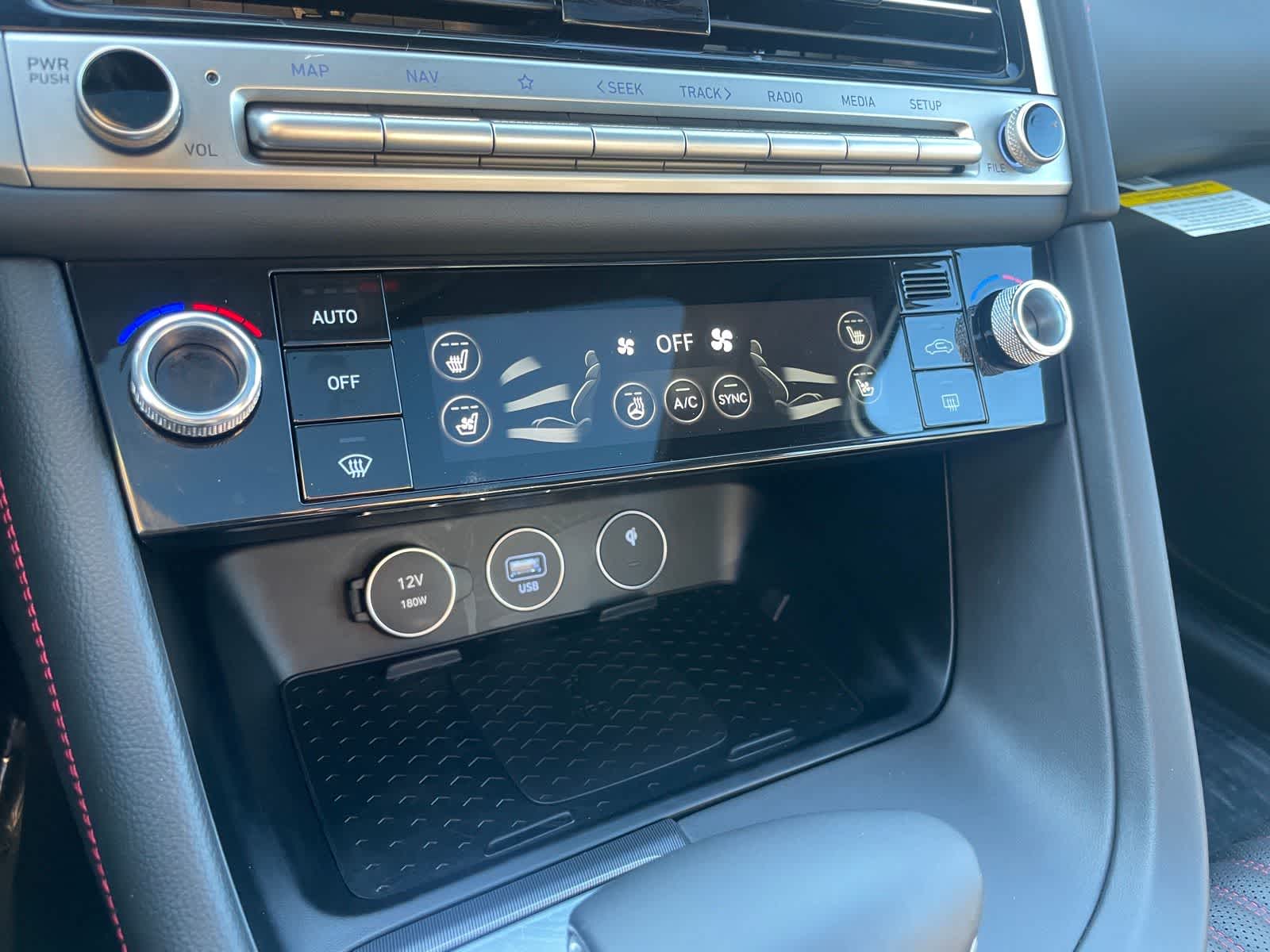 Thumbnail: 2025 Genesis G70 - 19