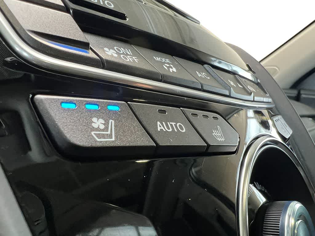 Thumbnail: 2025 Acura RDX - 26