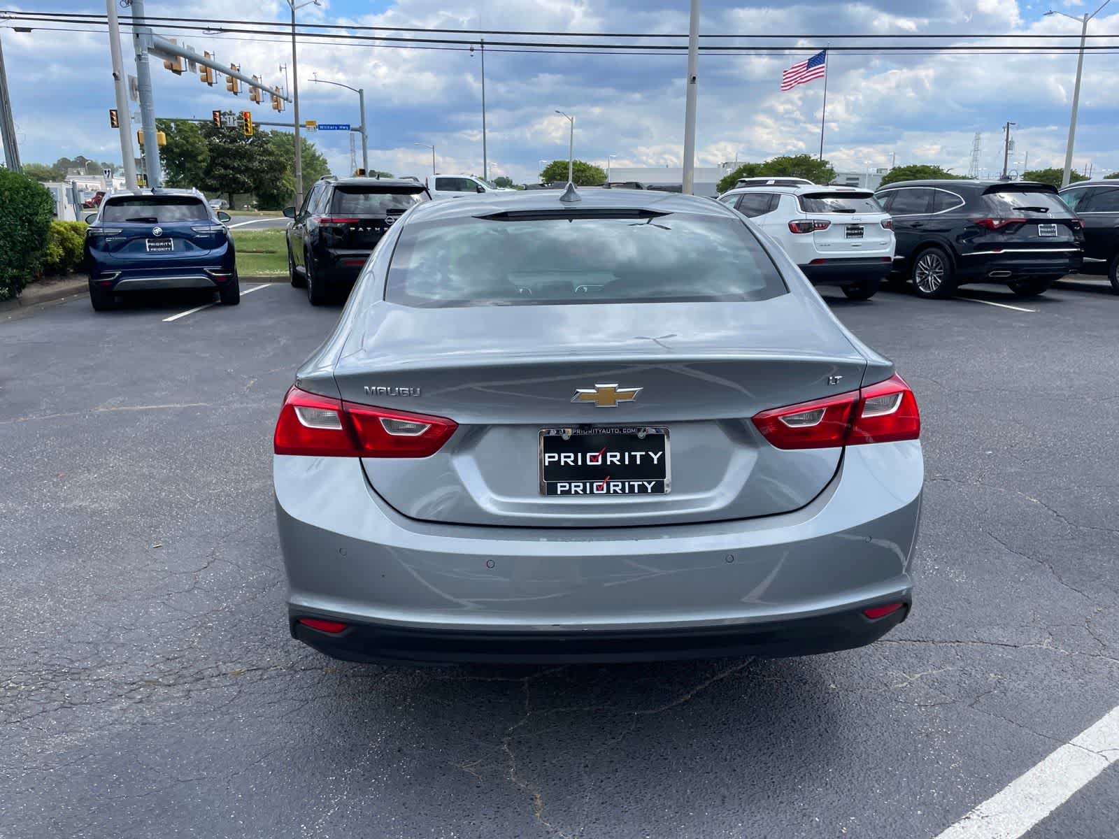 Thumbnail: 2024 Chevrolet Malibu - 4