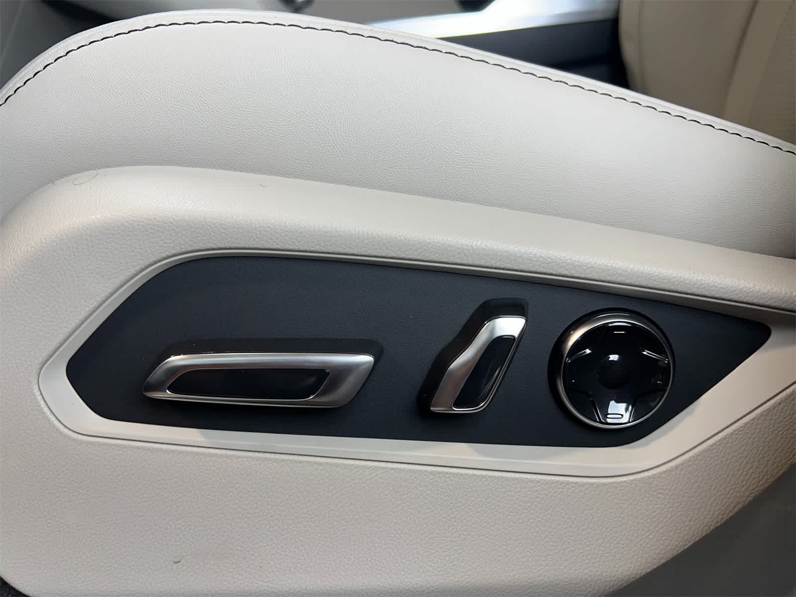 Thumbnail: 2026 Acura RDX - 11