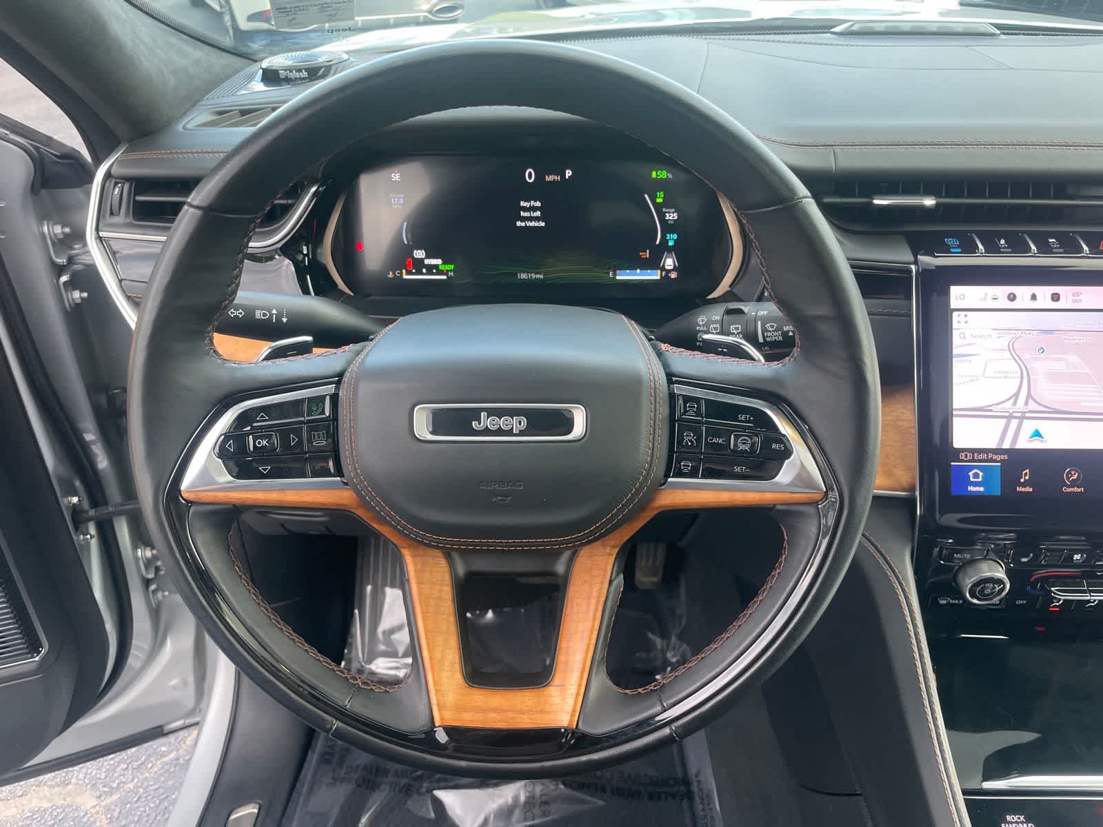 Thumbnail: 2022 Jeep Grand Cherokee - 12