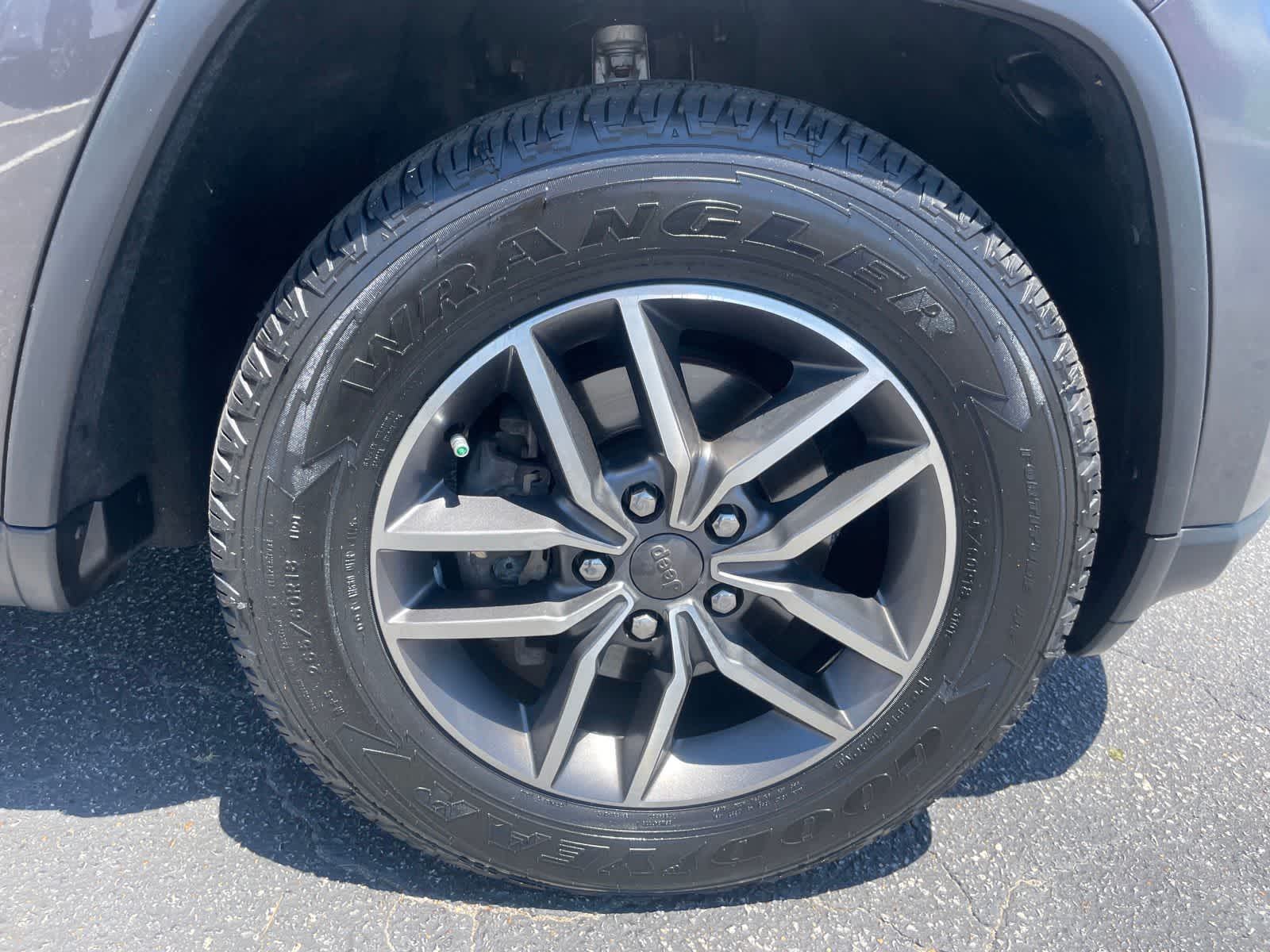 Thumbnail: 2020 Jeep Grand Cherokee - 26