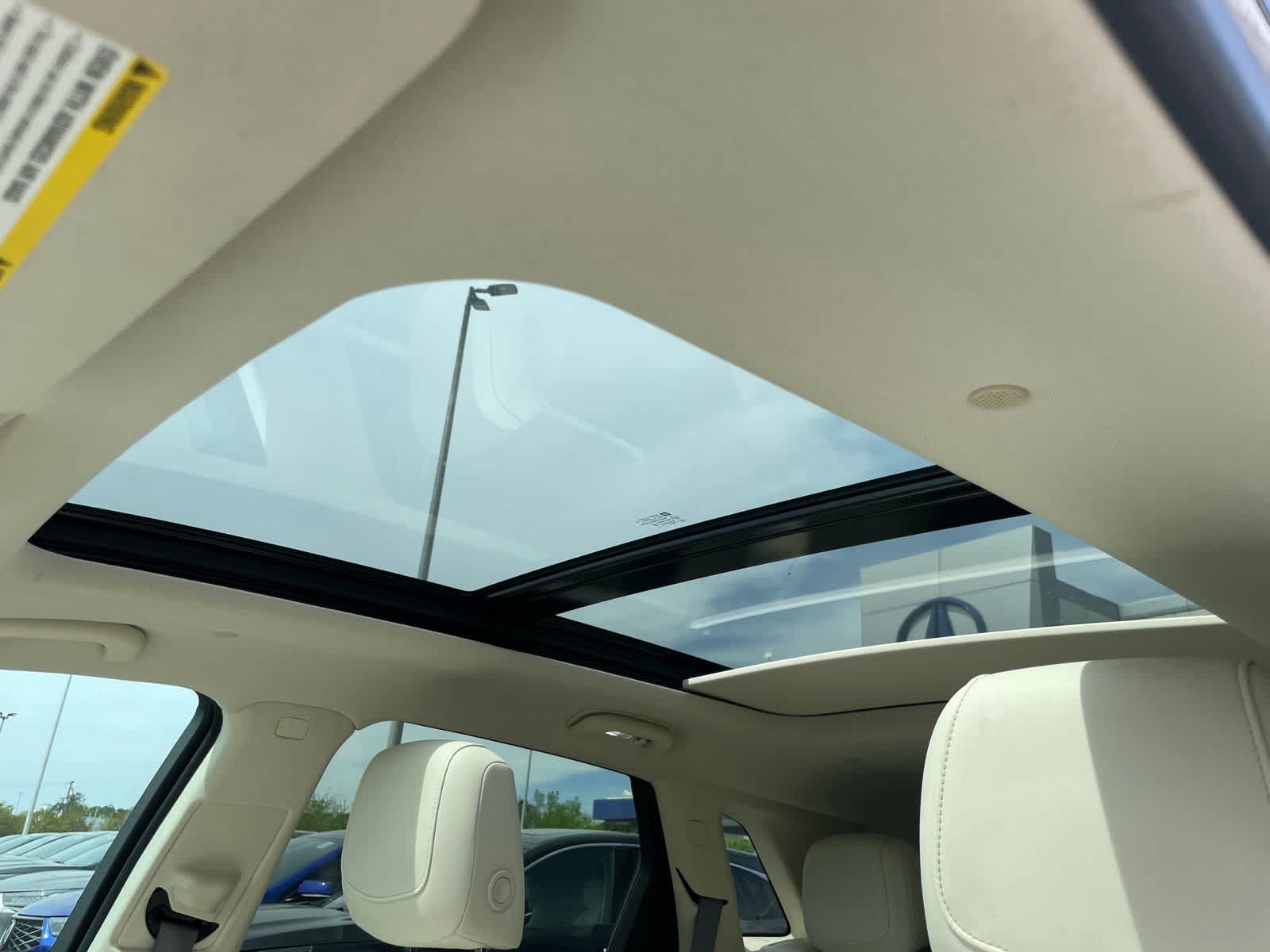 Thumbnail: 2022 Cadillac XT5 - 22