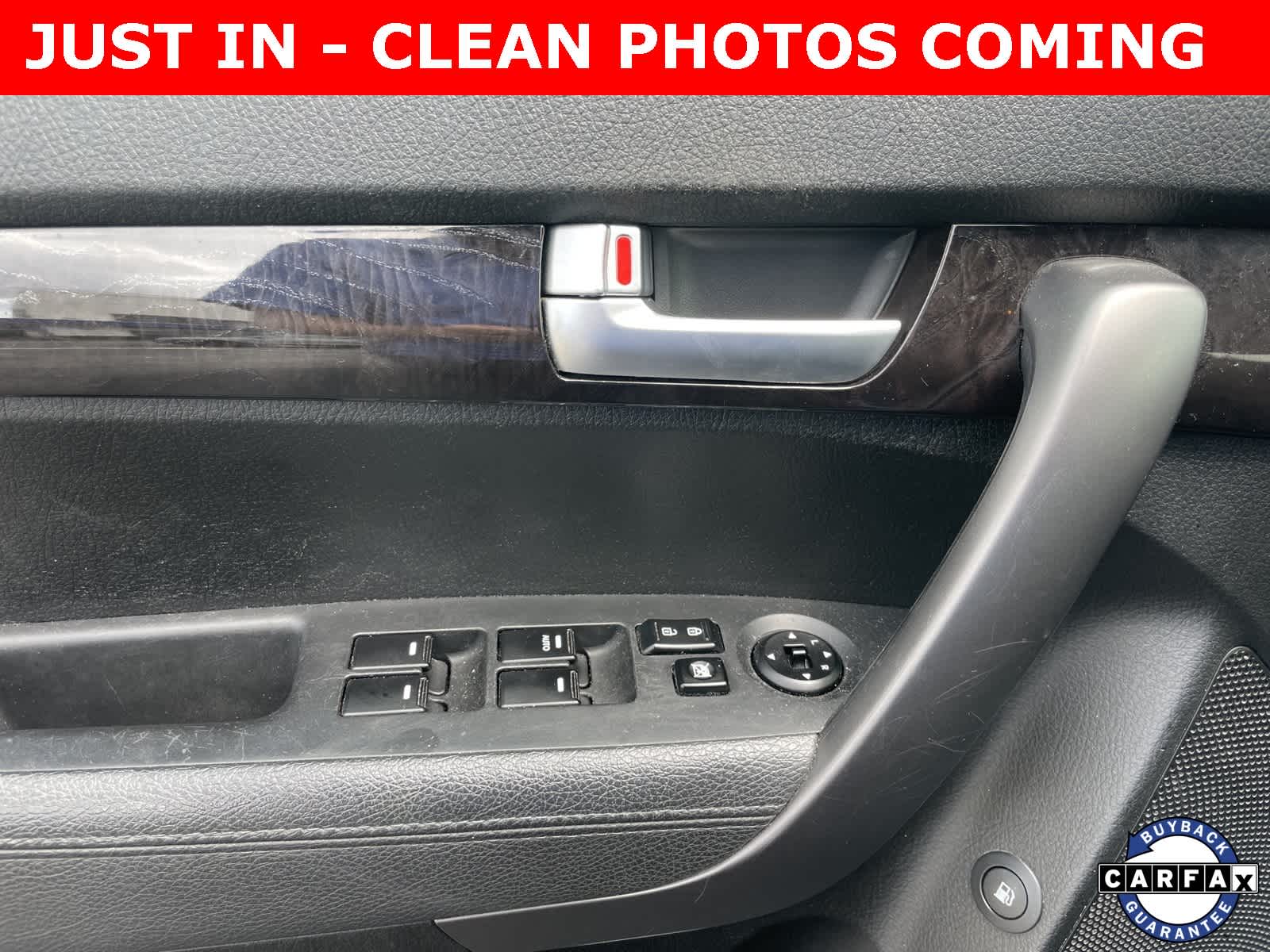 Thumbnail: 2014 Kia Sorento - 14