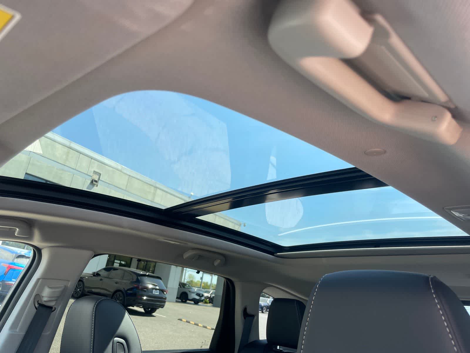 Thumbnail: 2022 Acura MDX - 17