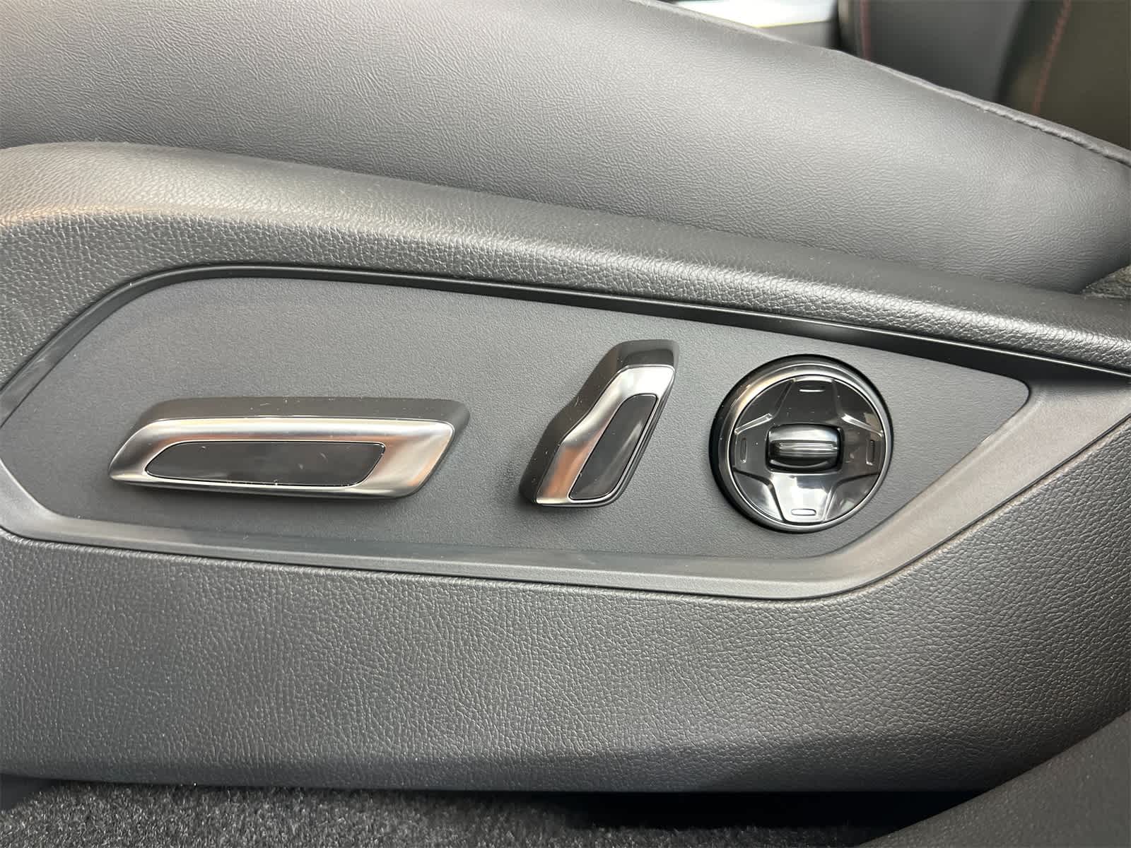 Thumbnail: 2026 Acura RDX - 17