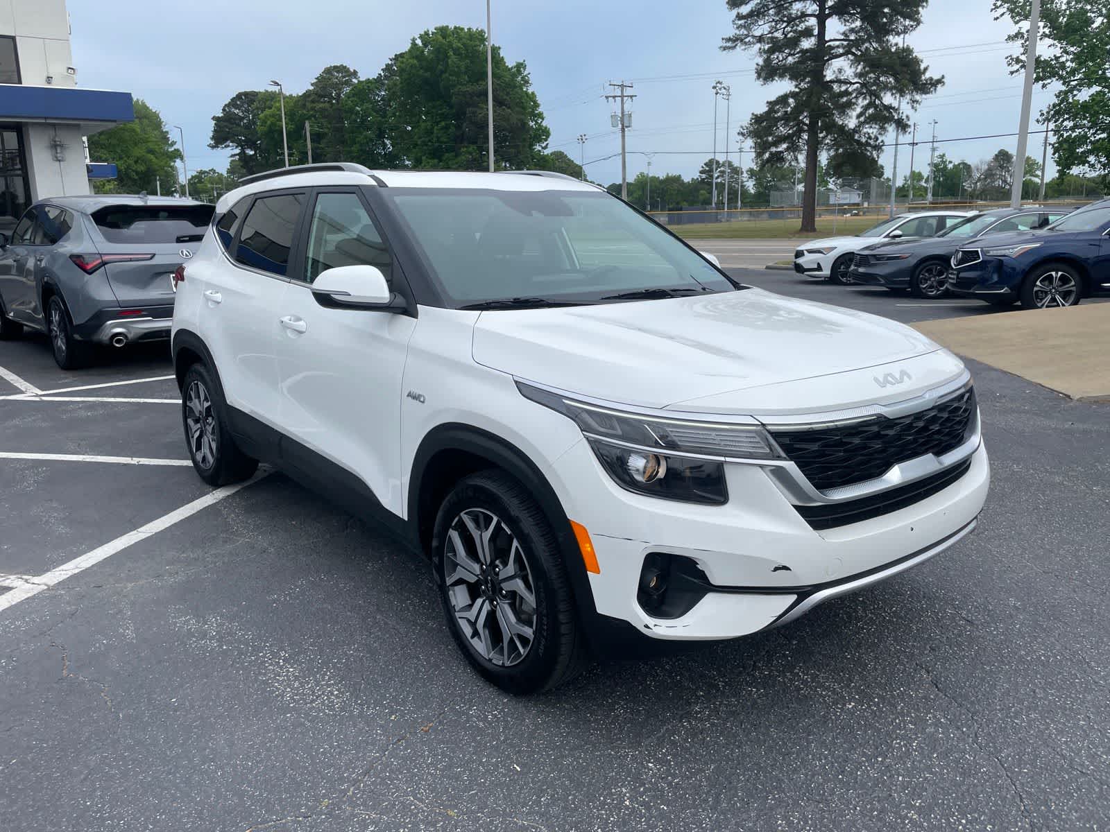 Thumbnail: 2022 Kia Seltos - 6