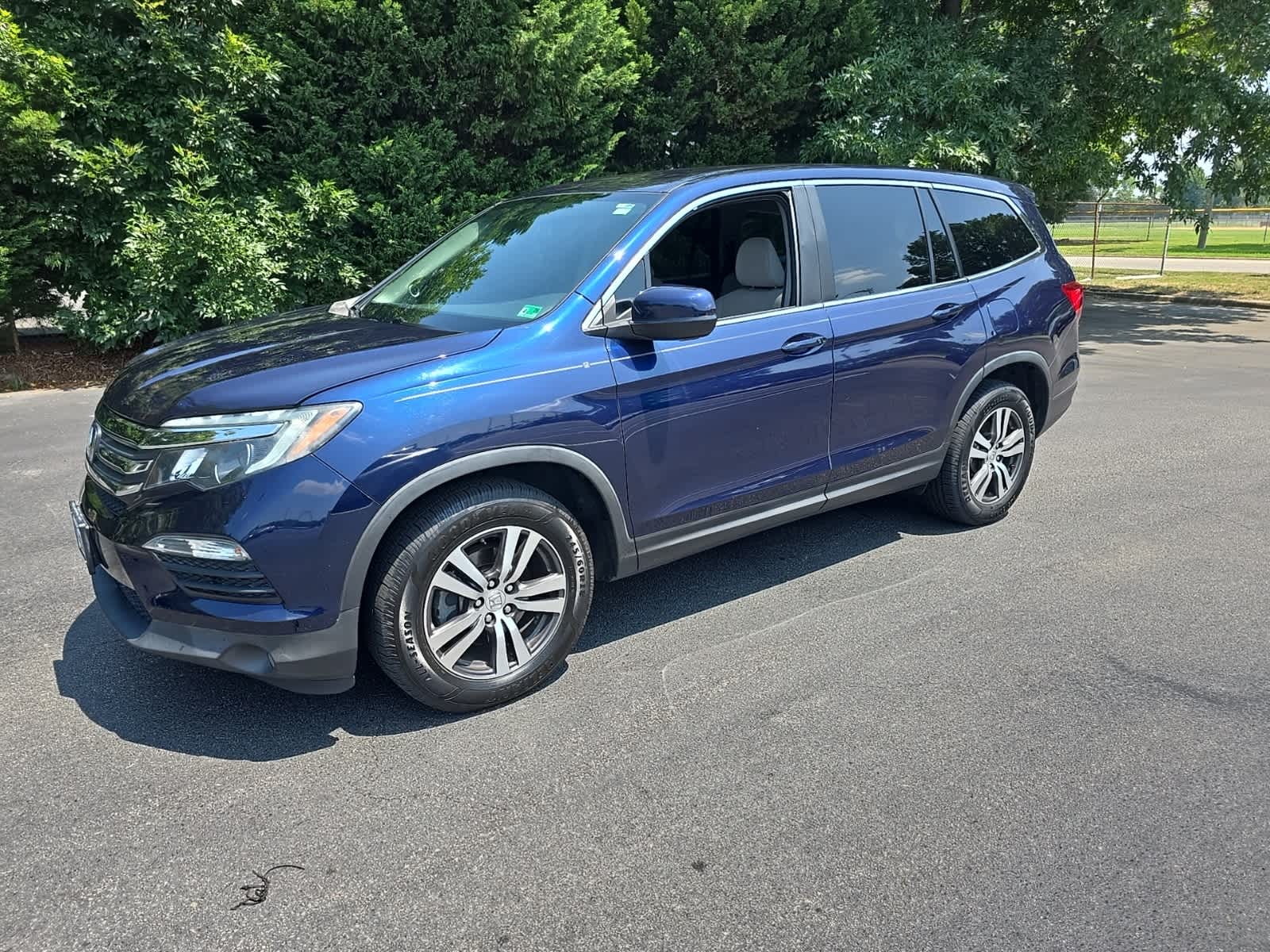 Thumbnail: 2017 Honda Pilot - 1