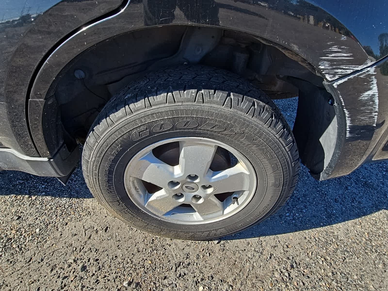 Thumbnail: 2012 Ford Escape - 4