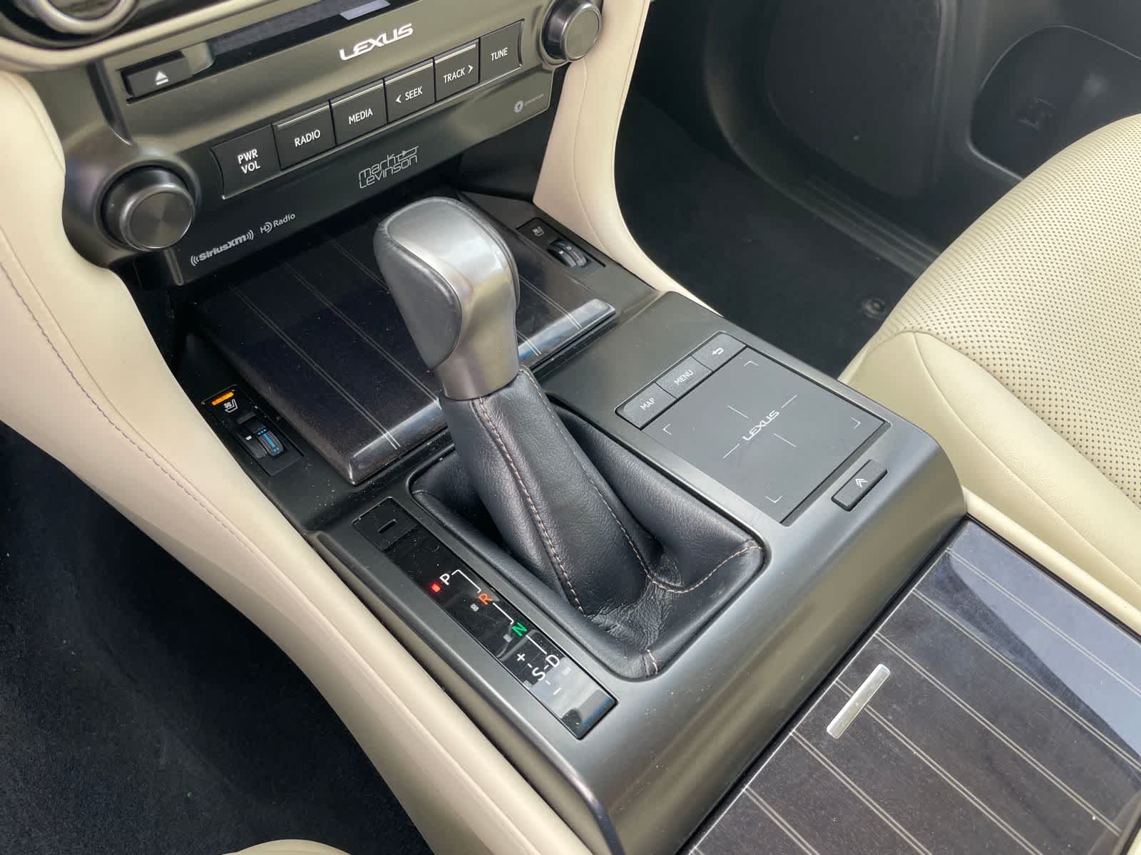 Thumbnail: 2022 Lexus GX - 19