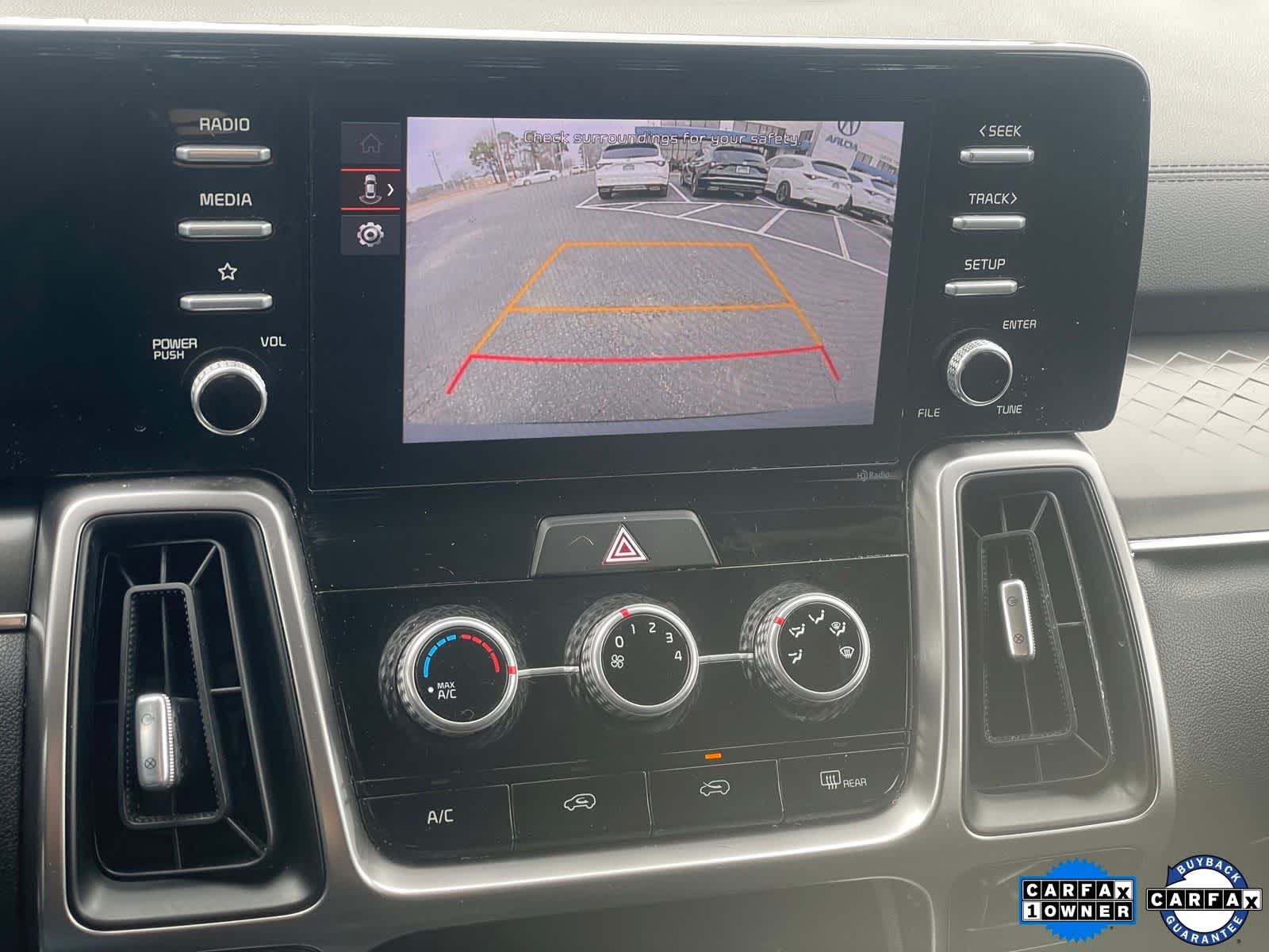 Thumbnail: 2023 Kia Sorento - 18