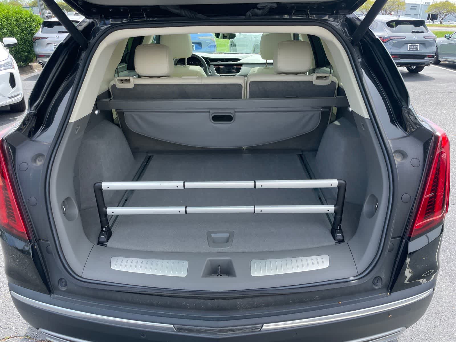 Thumbnail: 2022 Cadillac XT5 - 24