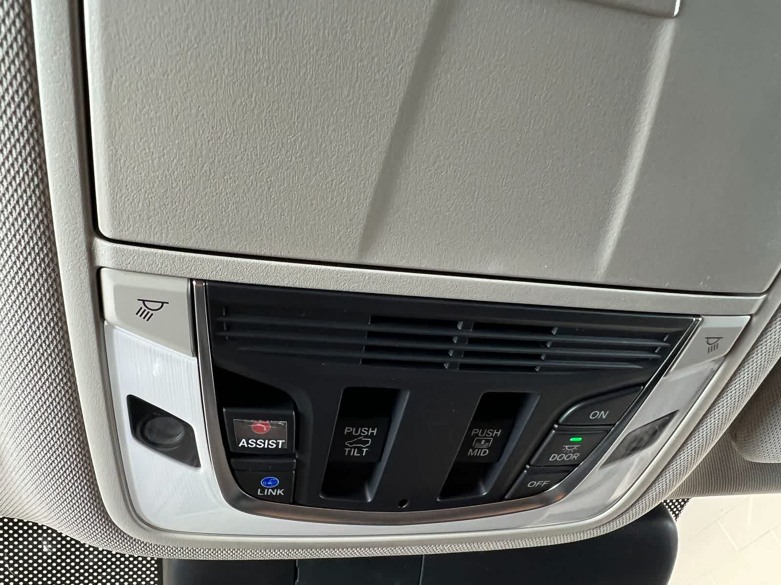 Thumbnail: 2025 Acura RDX - 22