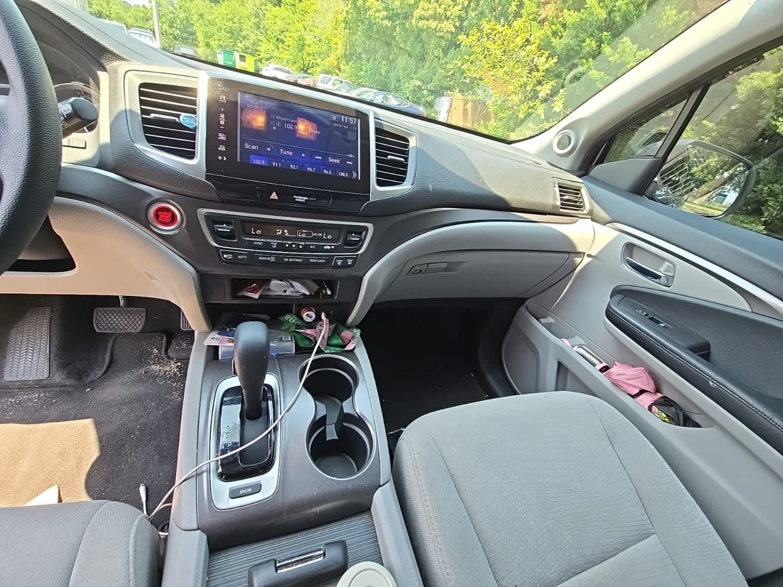 Thumbnail: 2017 Honda Pilot - 24