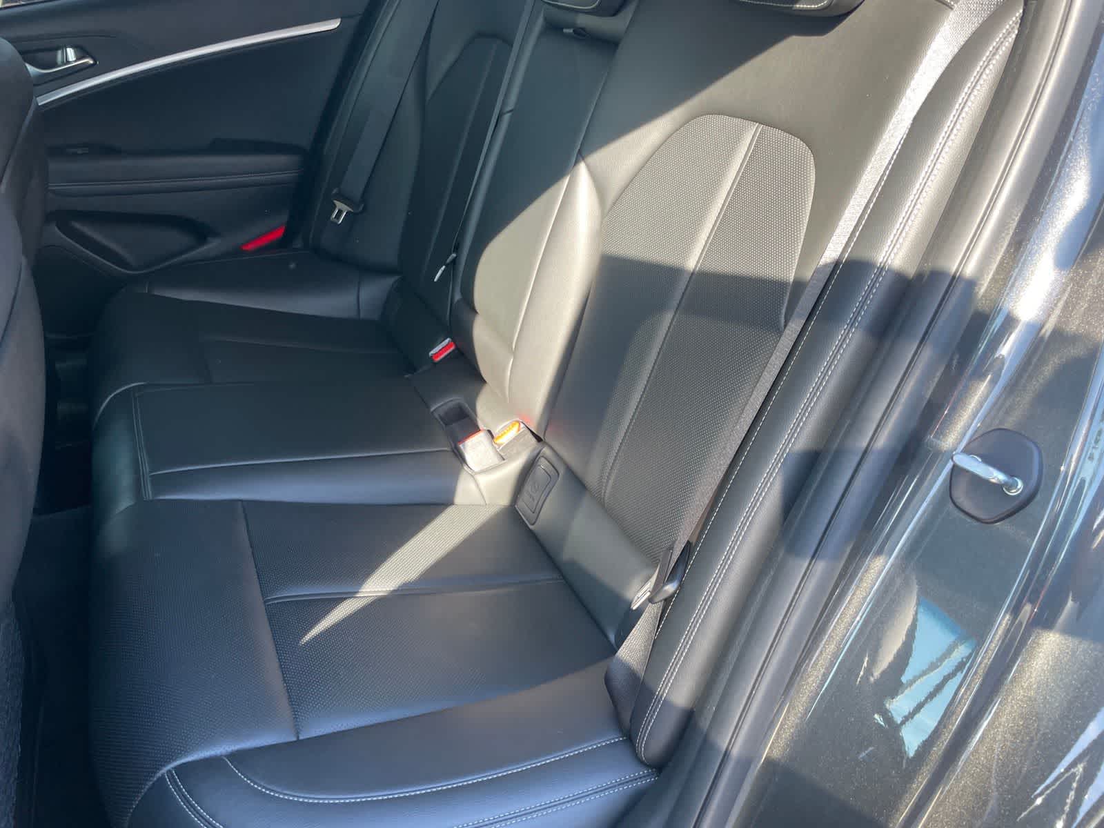 Thumbnail: 2023 Genesis G70 - 21