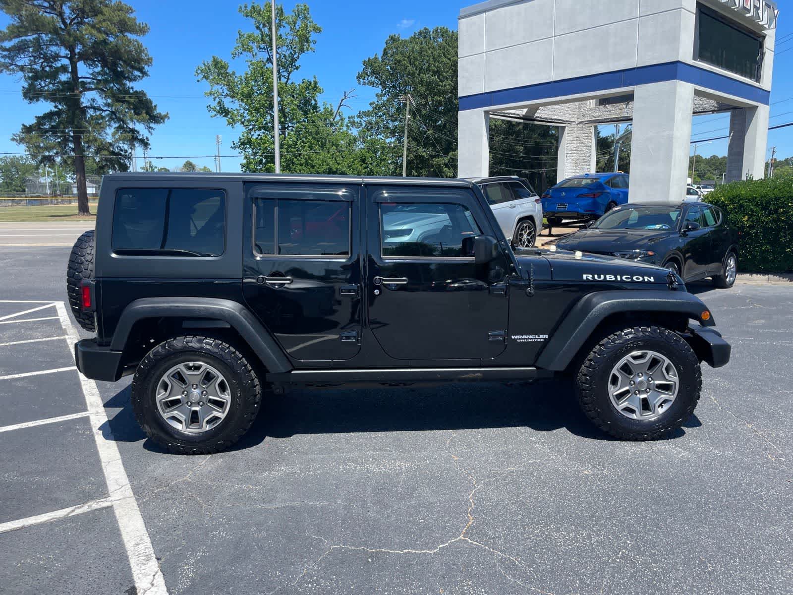 Thumbnail: 2015 Jeep Wrangler - 6