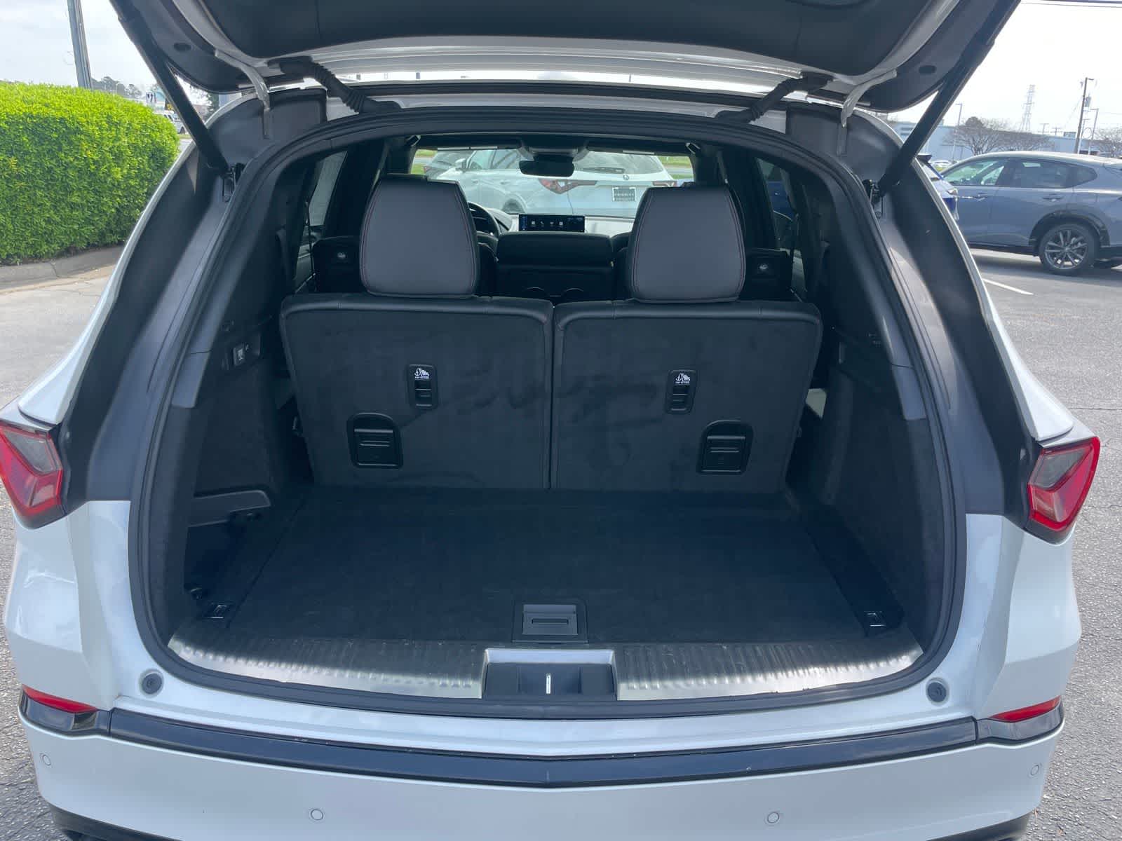 Thumbnail: 2025 Acura MDX - 22